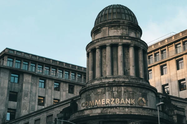 Política Monetária: Como o Banco Central Influencia a Economia